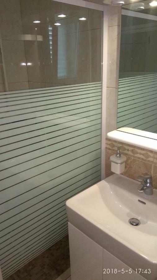 Apartments Niana With Heated Seawater Swimingpool Donji Okrug  Exterior photo